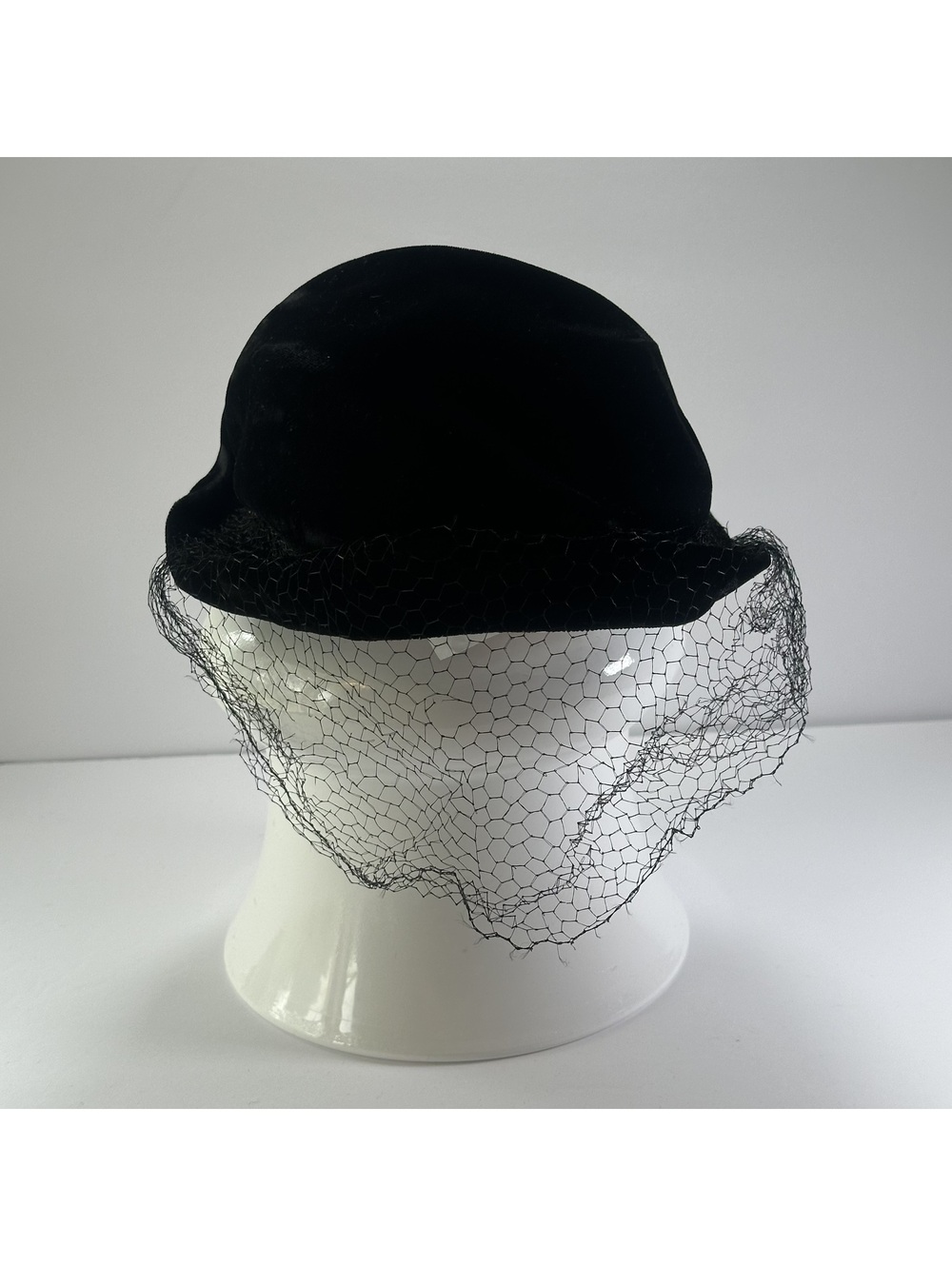Vintage Black Velvet Cloche Hat with Veil
